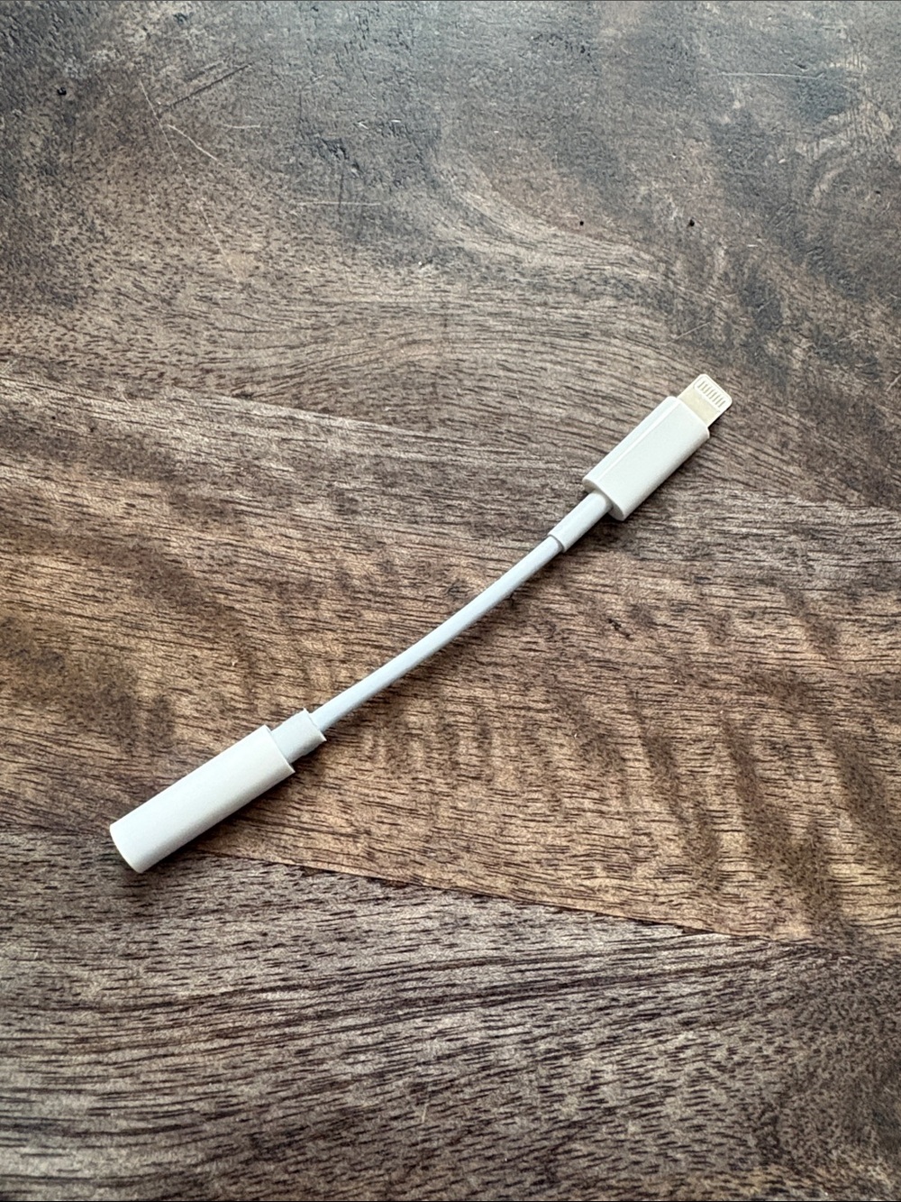 iPhone Lightning to 3.5mm Headphone Adapter aux Jack audio dongle for Apple new - Picture 2 of 4